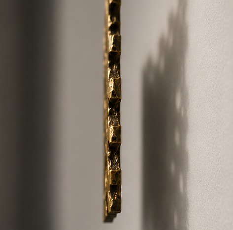 Detail, side profile